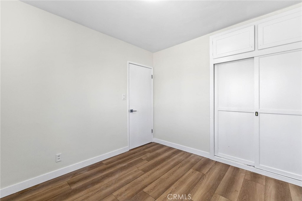 15834 S Visalia Avenue