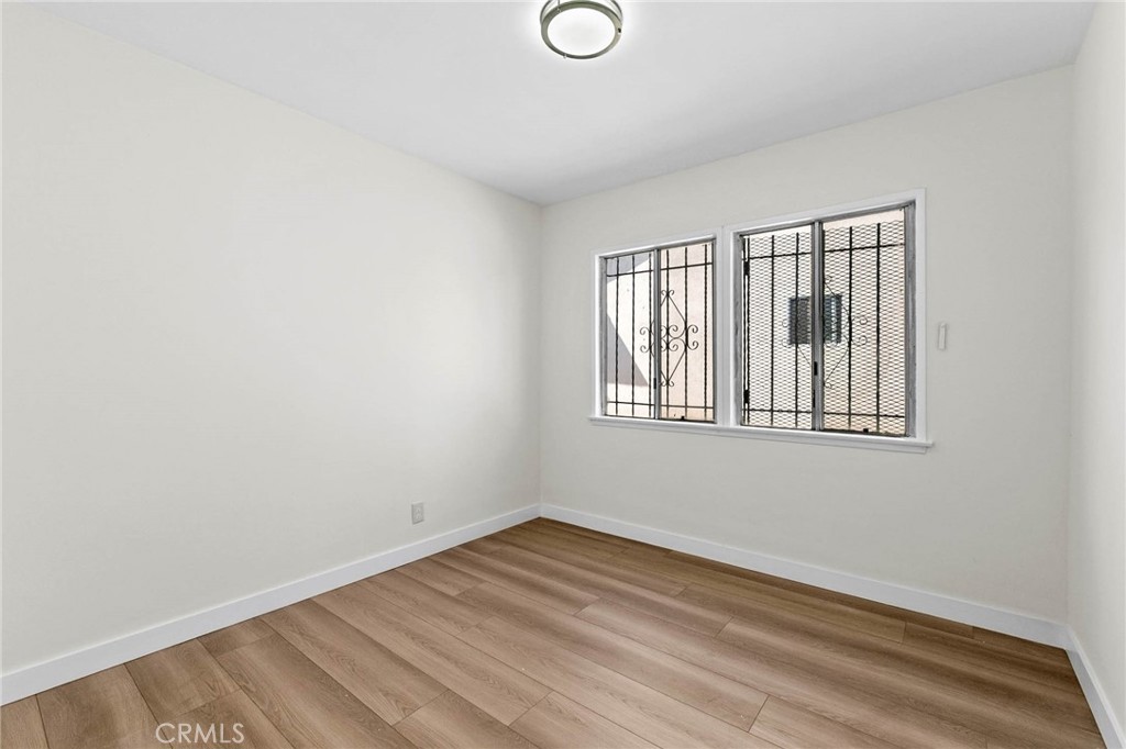 15834 S Visalia Avenue