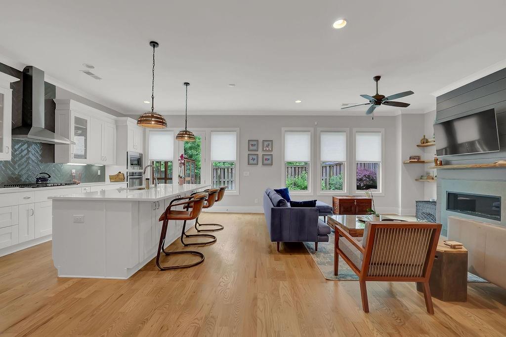 1126 Blackshear Drive