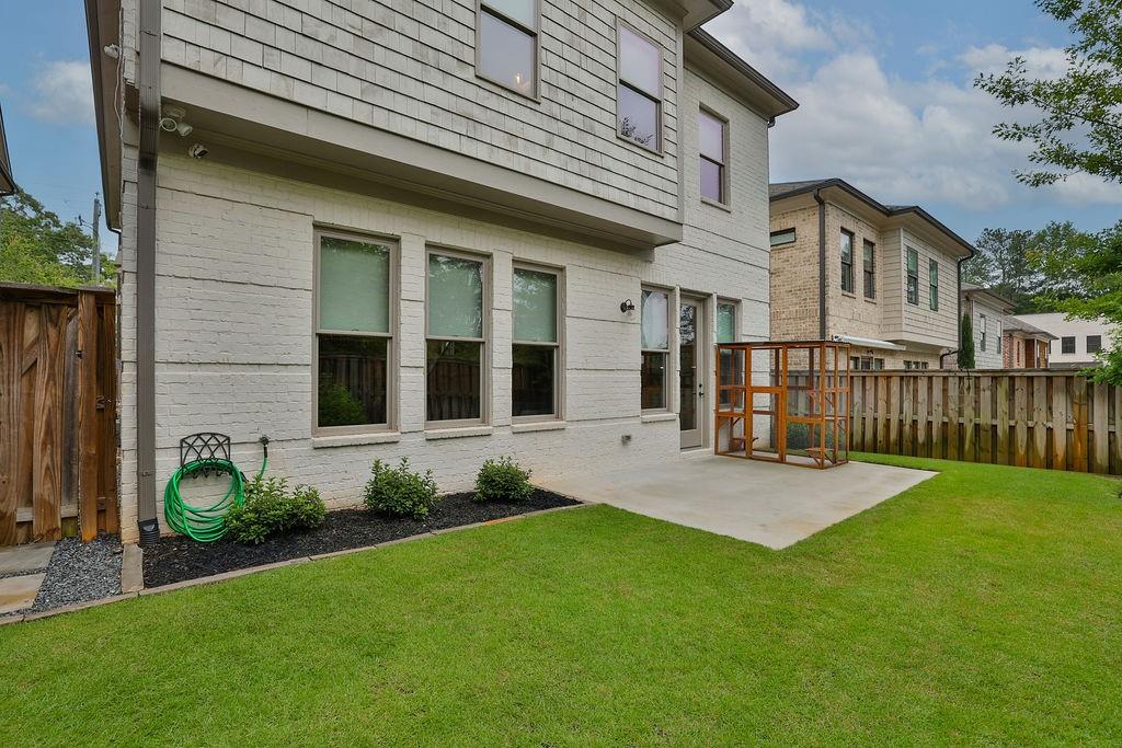 1126 Blackshear Drive