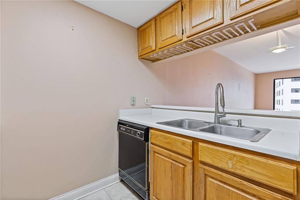 3481 Lakeside Drive NE Unit 1905