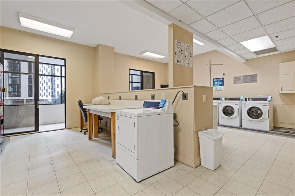 3481 Lakeside Drive NE Unit 1905