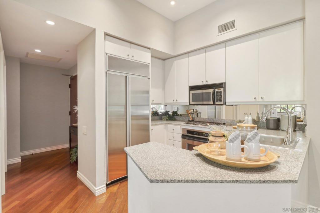 500 W Harbor Dr 1502