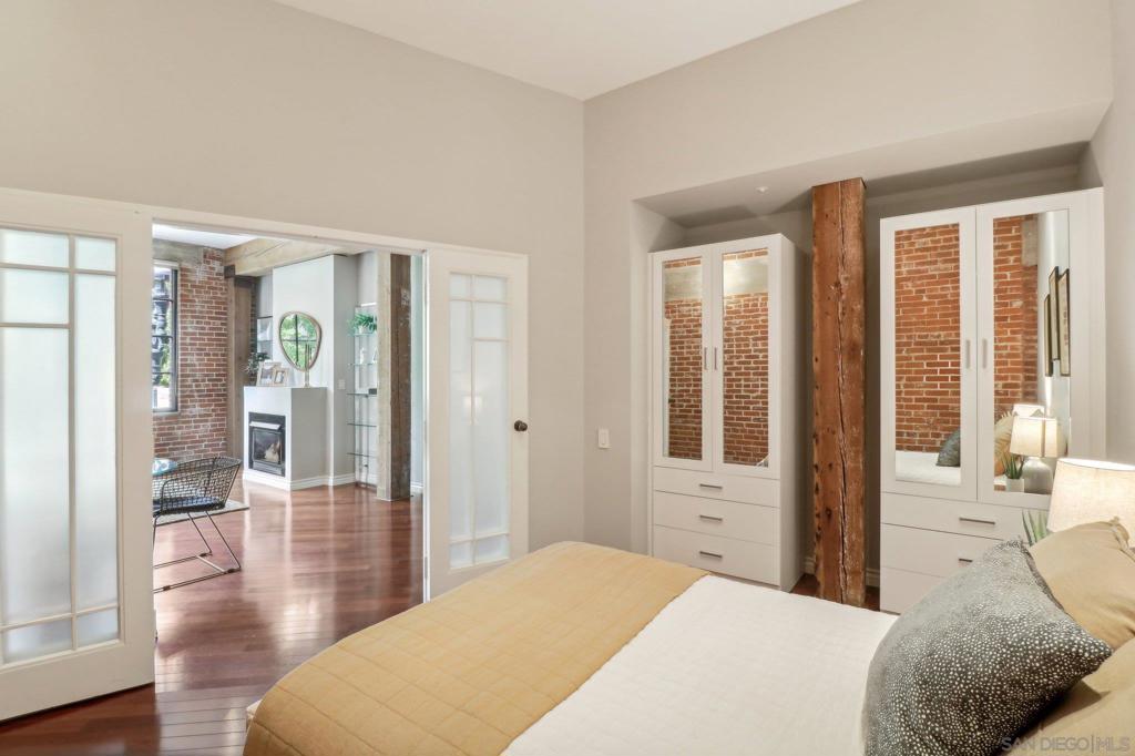 500 W Harbor Dr 1502