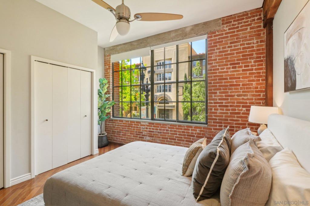 500 W Harbor Dr 1502