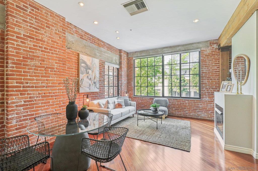 500 W Harbor Dr 1502