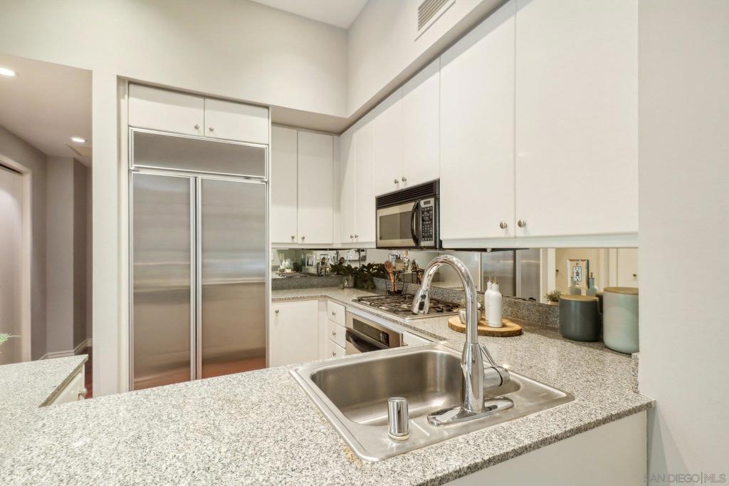 500 W Harbor Dr 1502