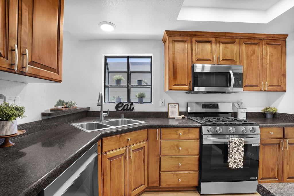 1059 Shadowridge Dr 9