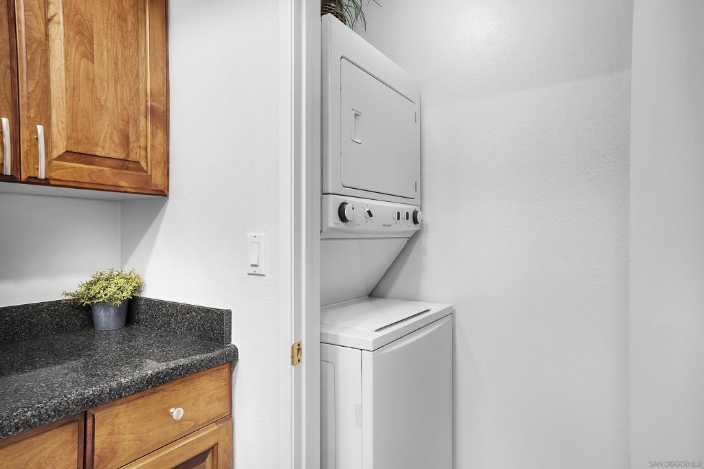 1059 Shadowridge Dr 9