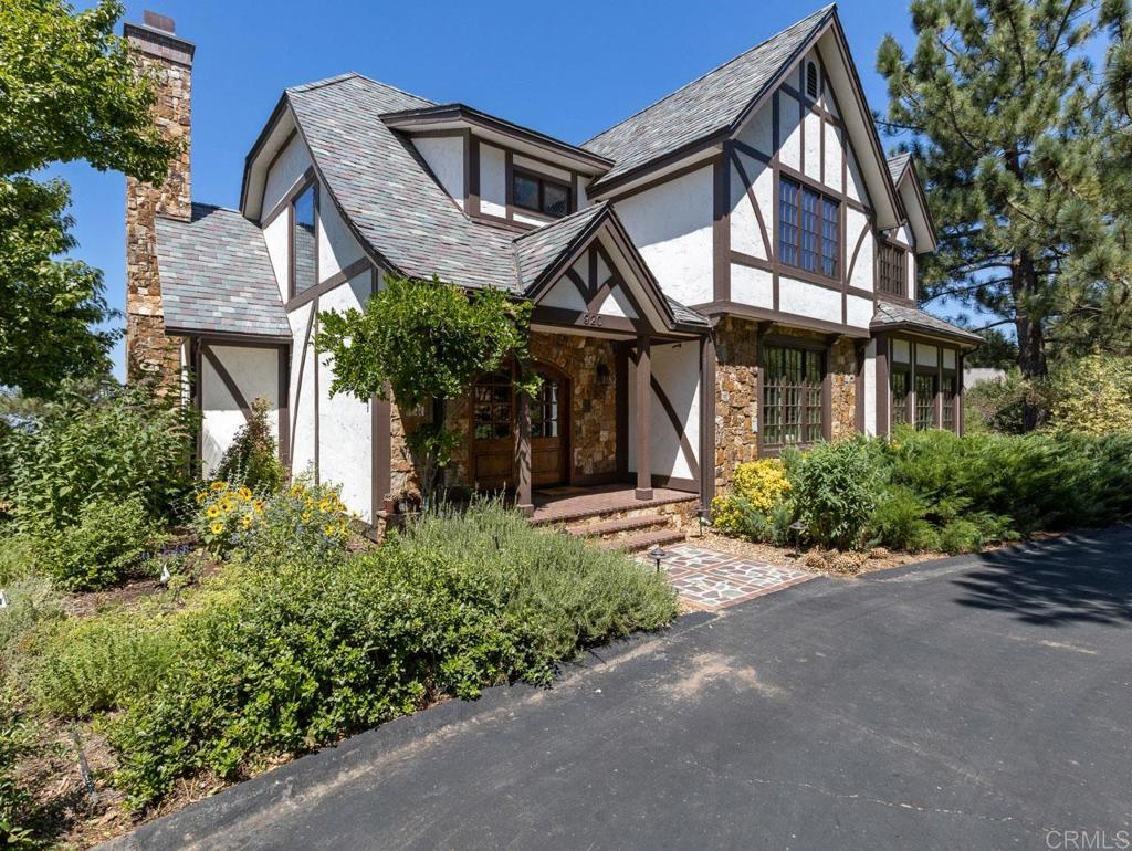 920 Toyon Mountain Lane