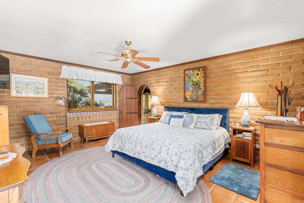 16457 SOMBRA DEL MONTE