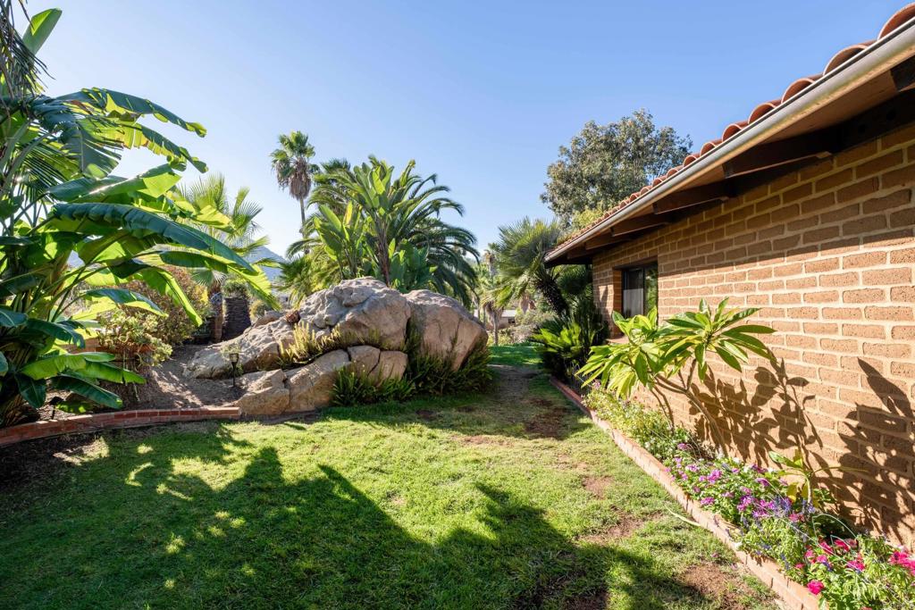 16457 SOMBRA DEL MONTE