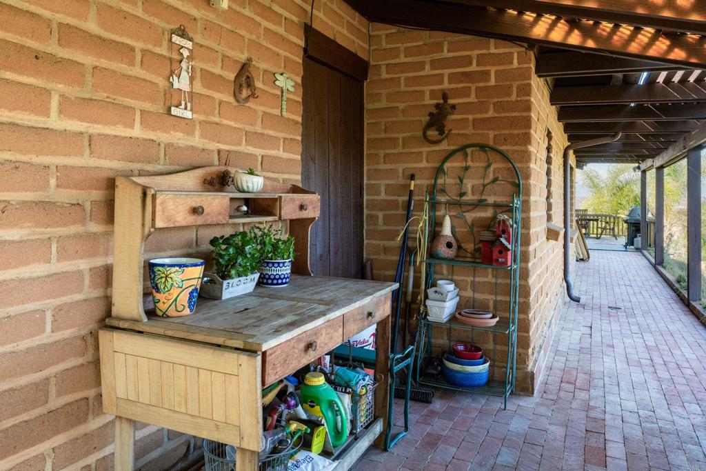 16457 SOMBRA DEL MONTE