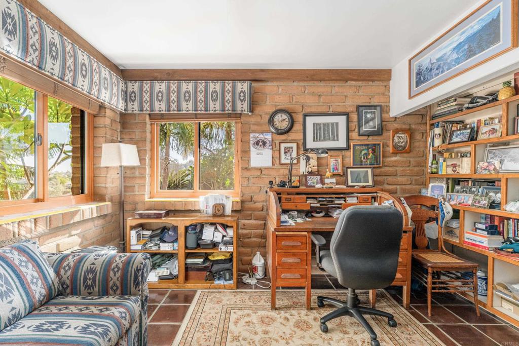 16457 SOMBRA DEL MONTE