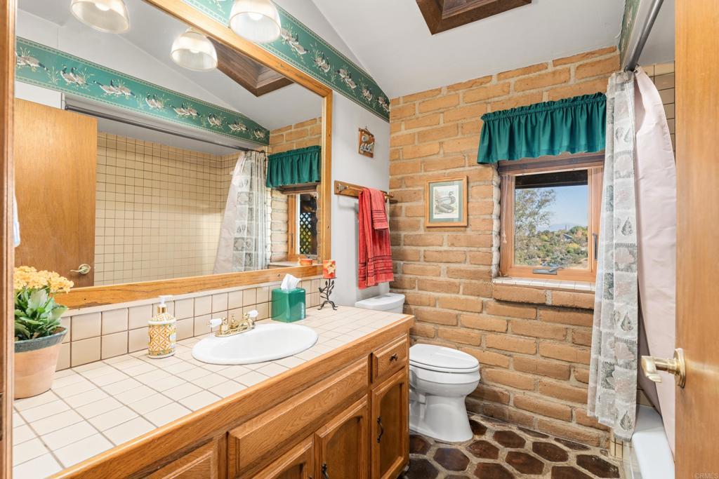 16457 SOMBRA DEL MONTE