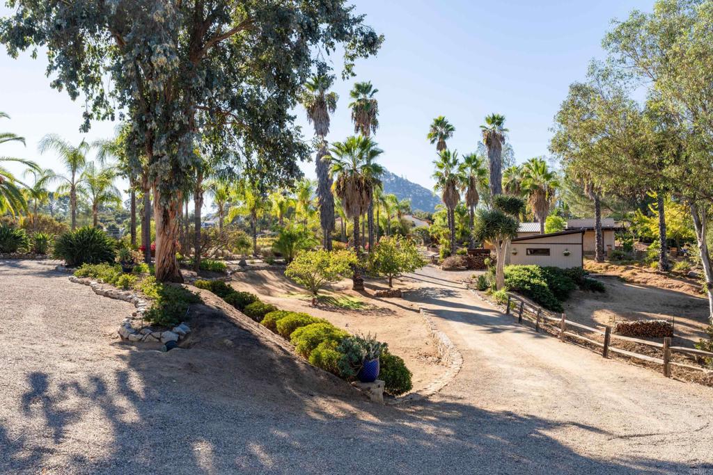 16457 SOMBRA DEL MONTE