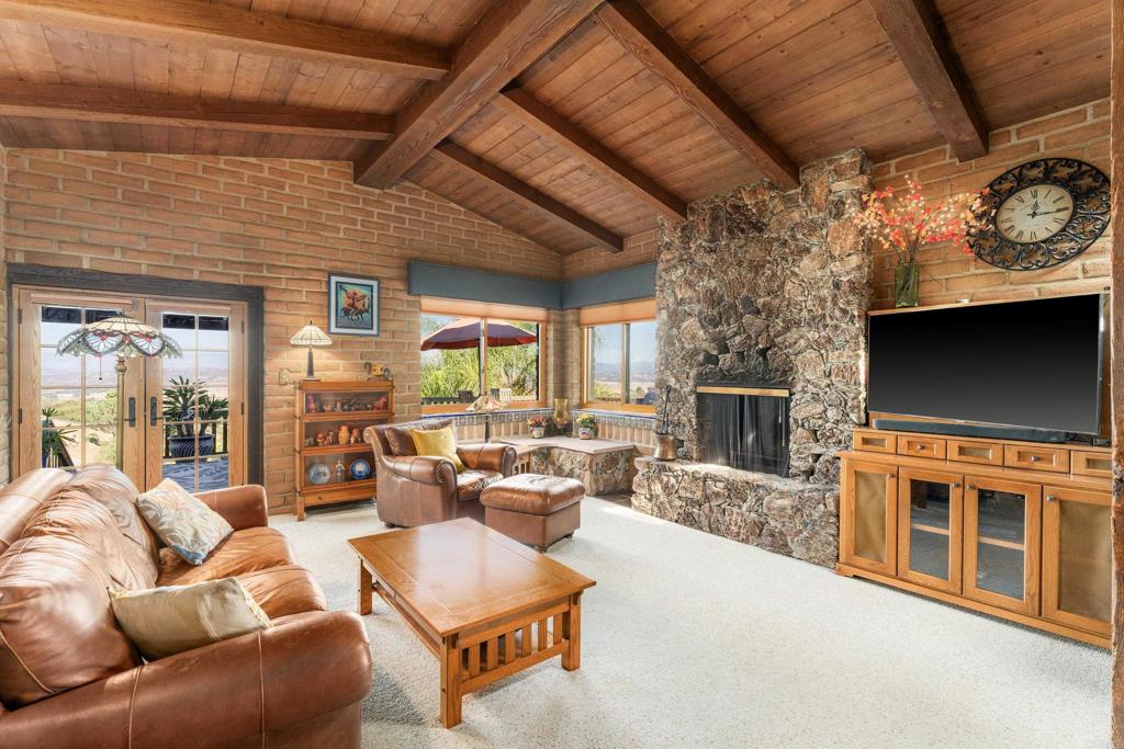 16457 SOMBRA DEL MONTE