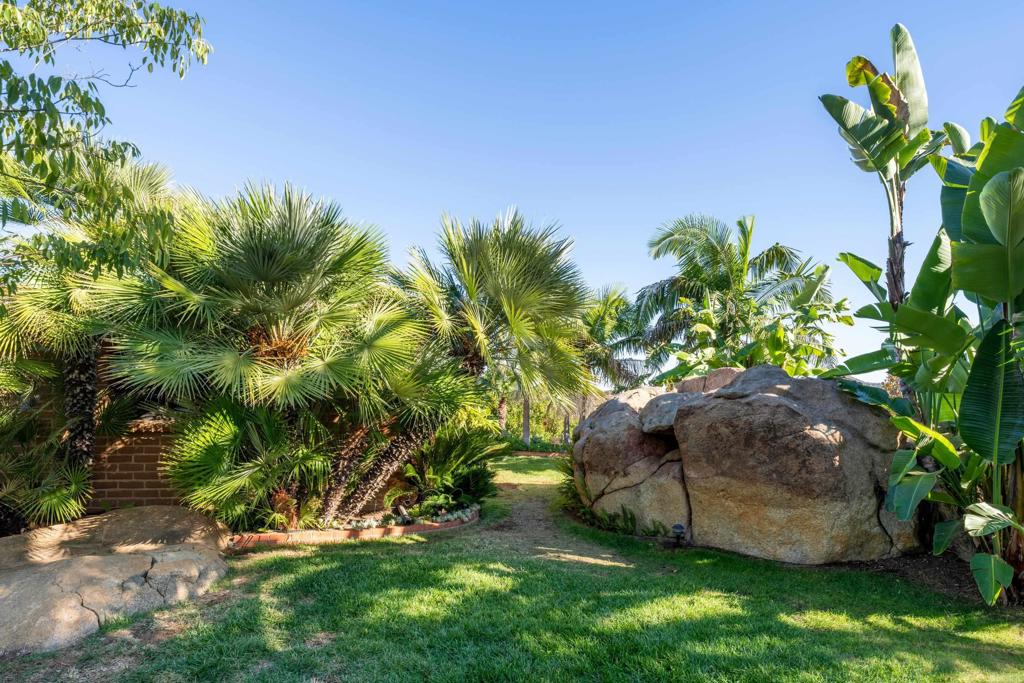 16457 SOMBRA DEL MONTE