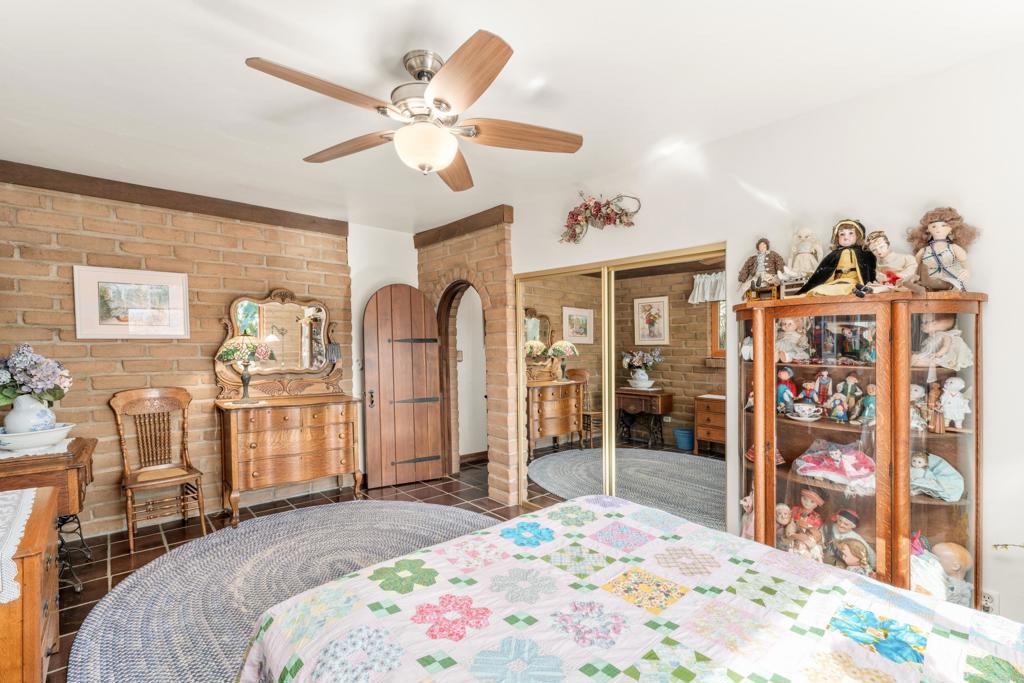 16457 SOMBRA DEL MONTE