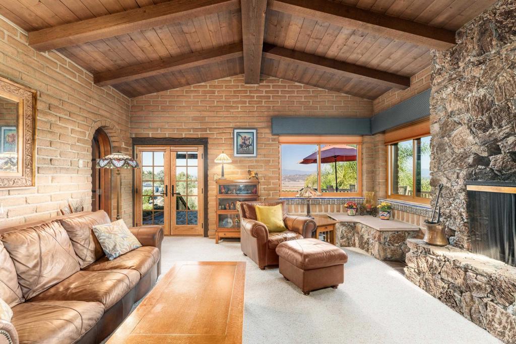 16457 SOMBRA DEL MONTE