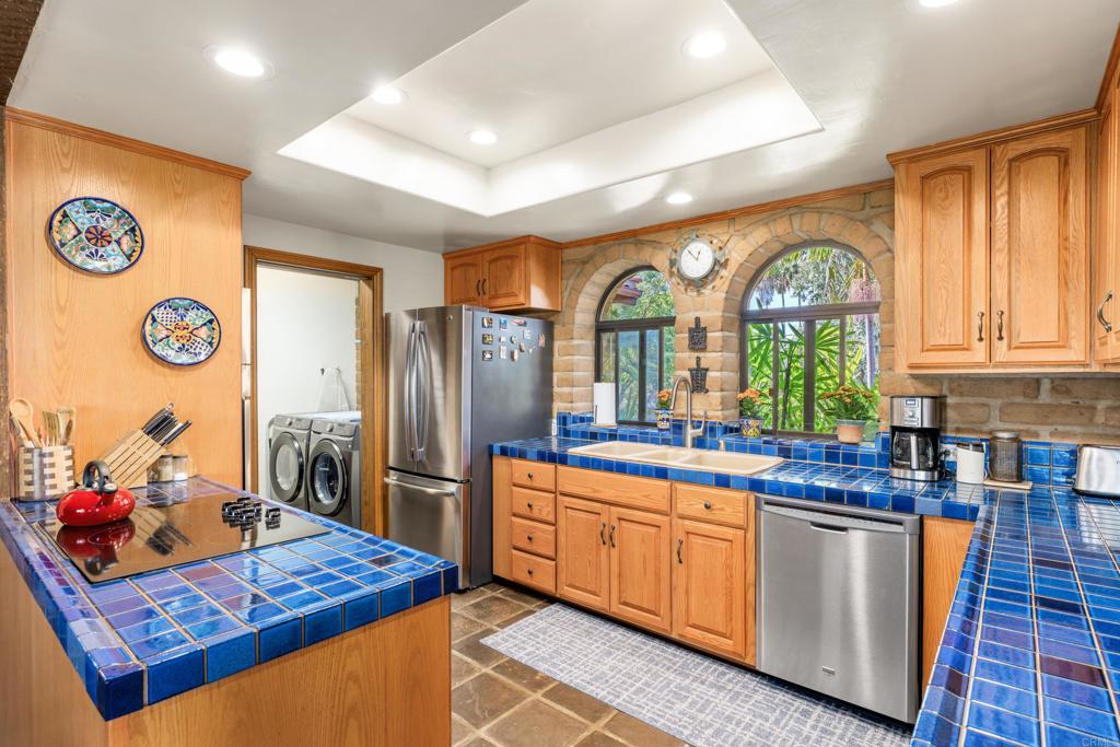 16457 SOMBRA DEL MONTE