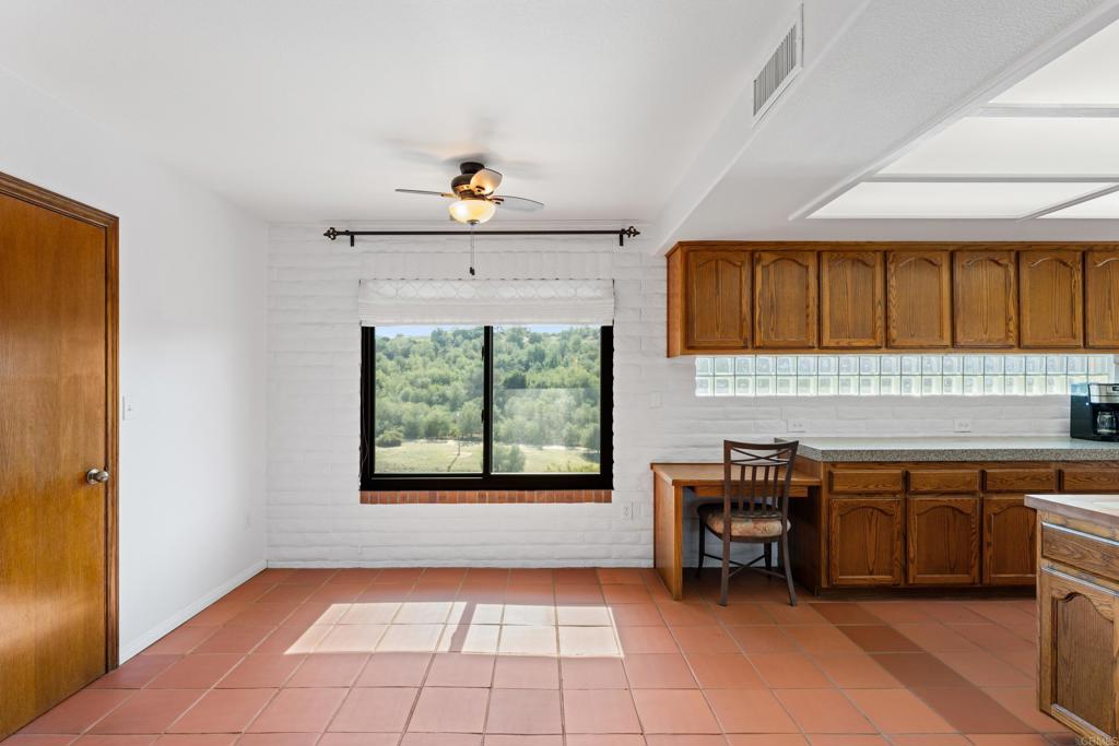 16526 GREEN VALLEY TRUCK TRAIL