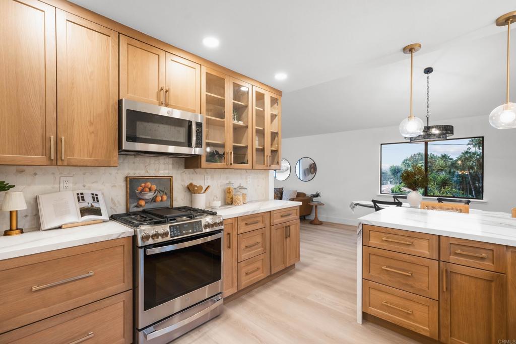 1657 FOOTHILL Drive