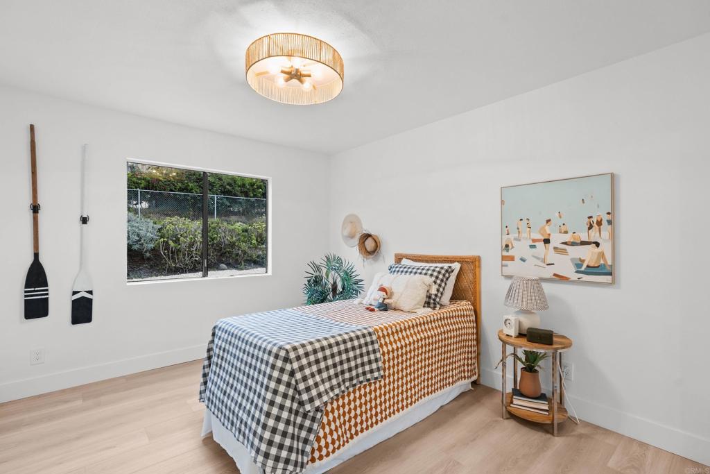 1657 FOOTHILL Drive
