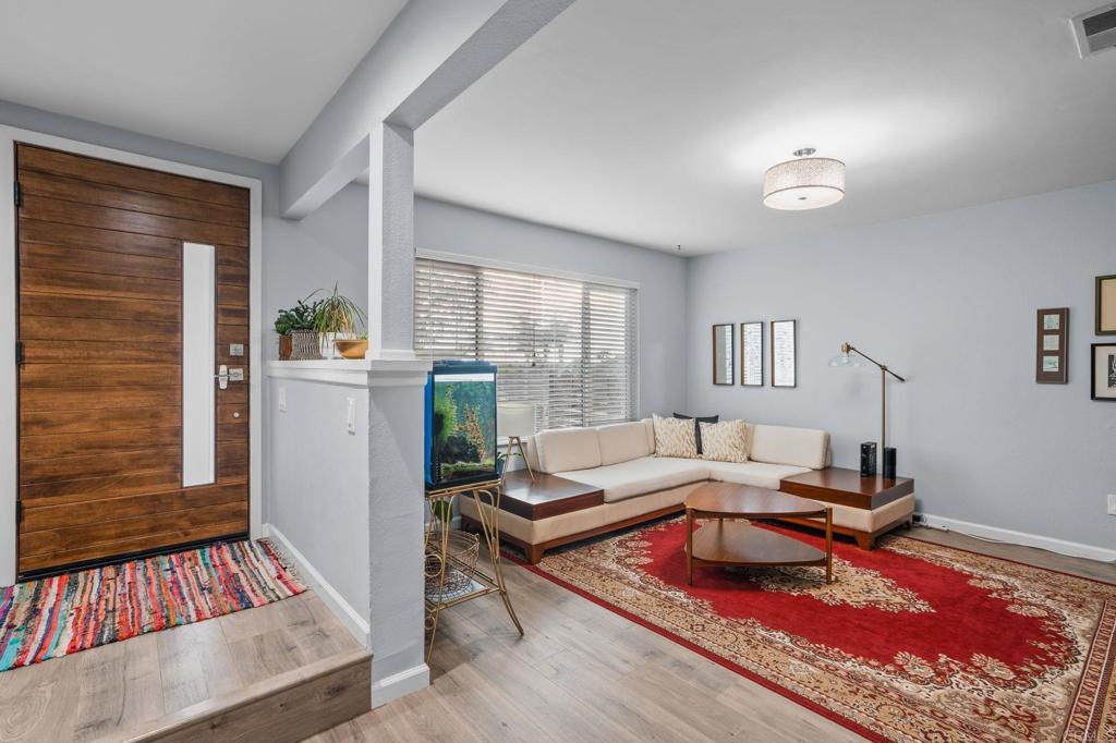 3264 CAMARILLO Avenue