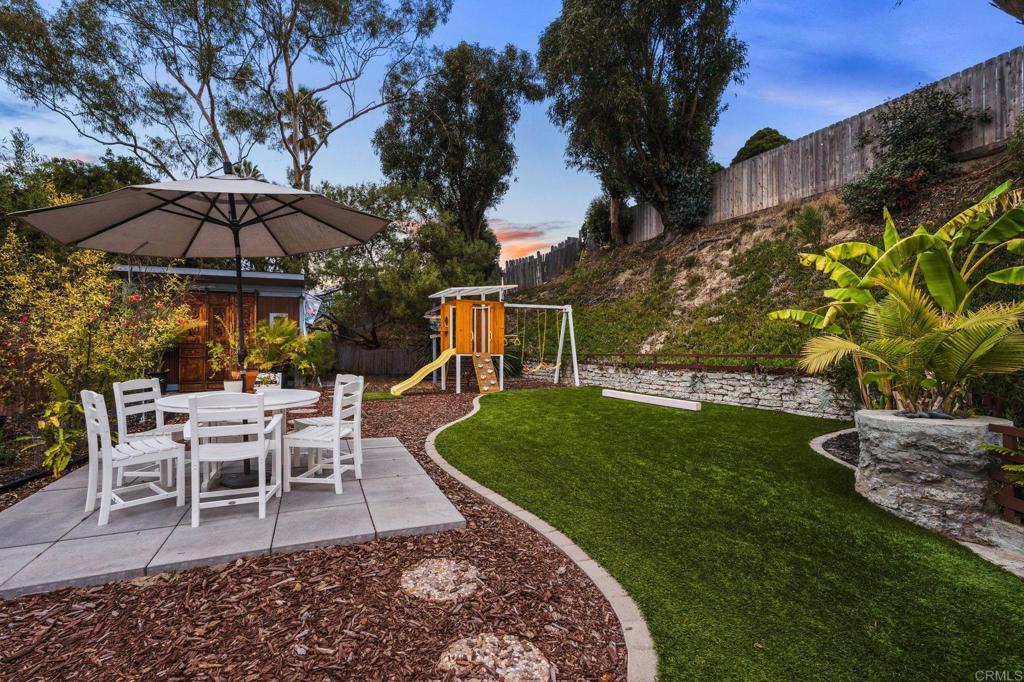 3264 CAMARILLO Avenue