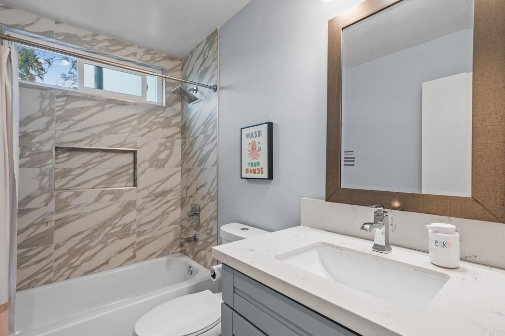 3264 CAMARILLO Avenue