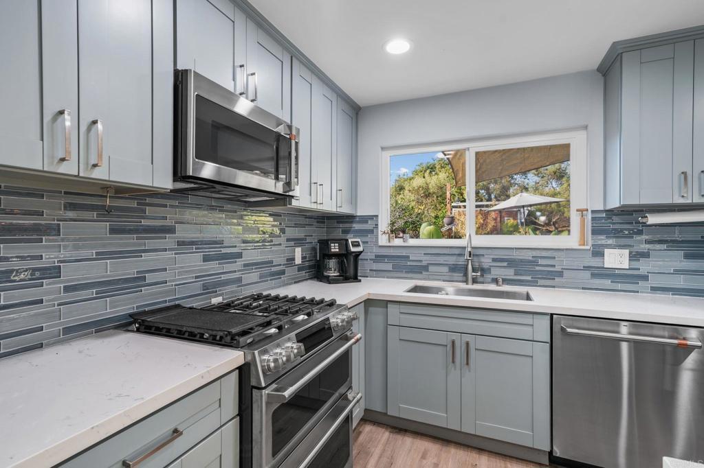 3264 CAMARILLO Avenue