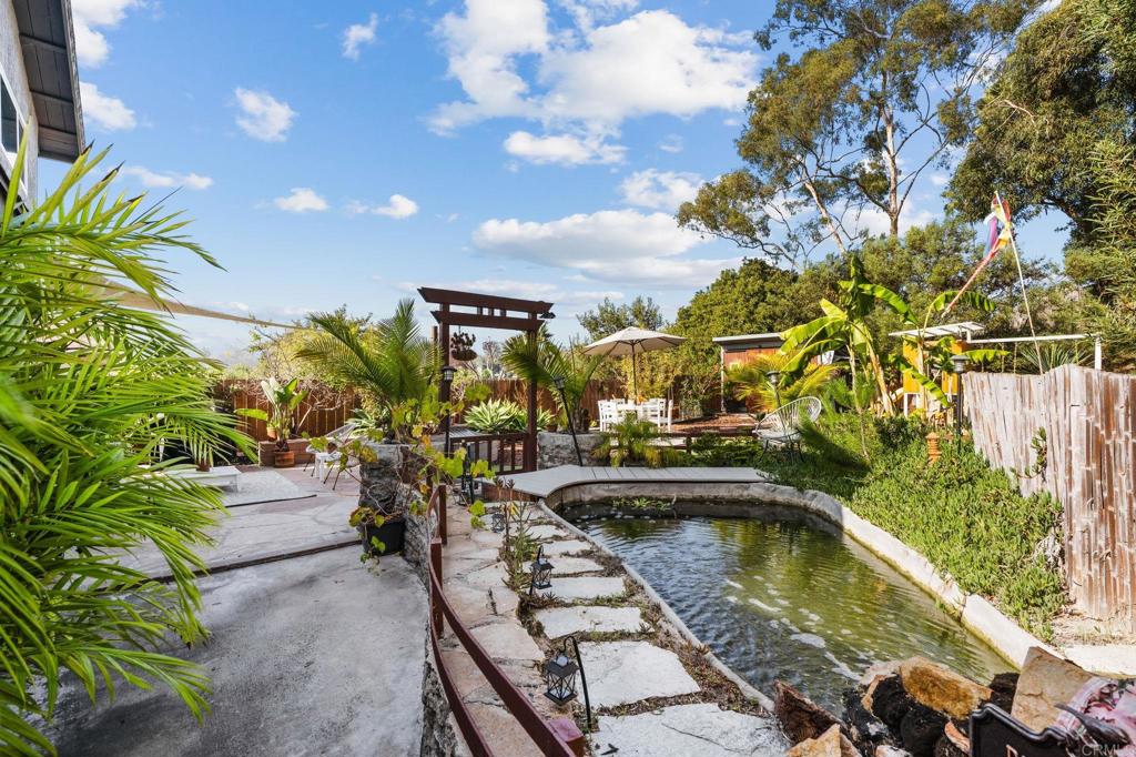 3264 CAMARILLO Avenue