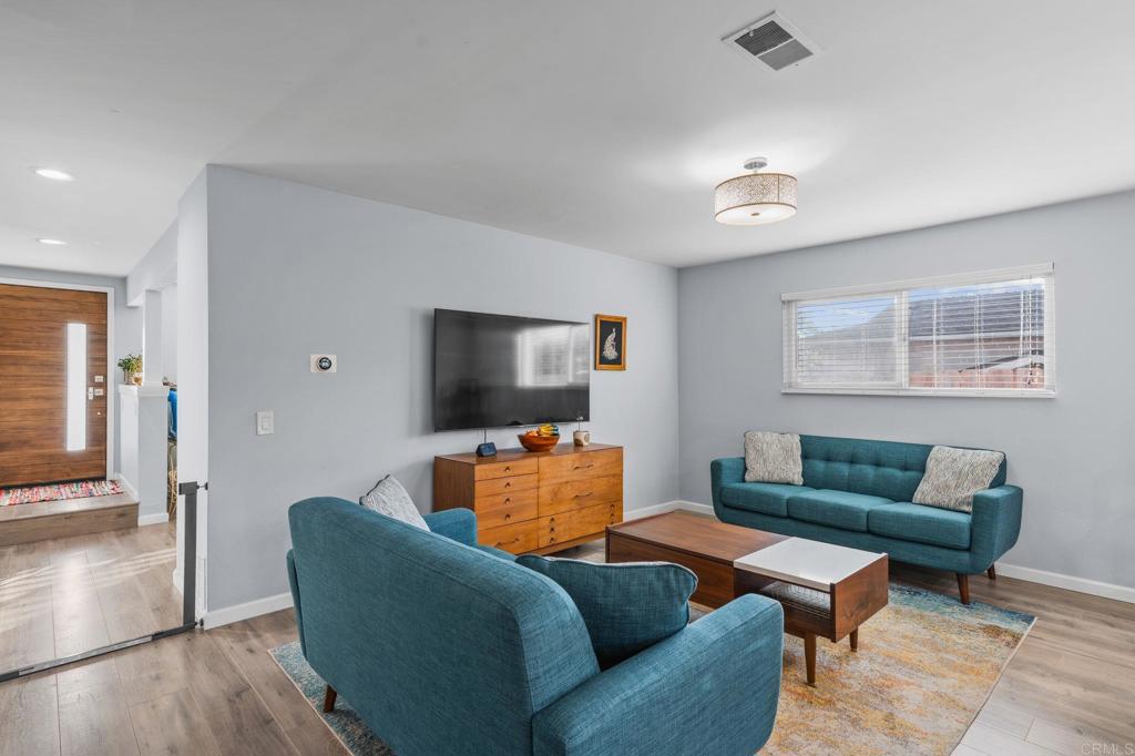 3264 CAMARILLO Avenue