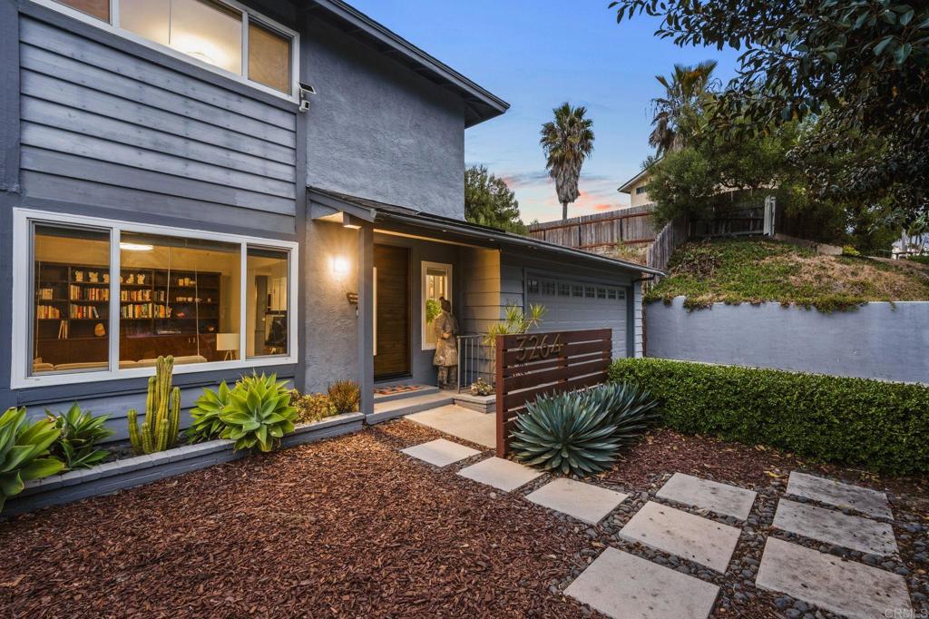 3264 CAMARILLO Avenue