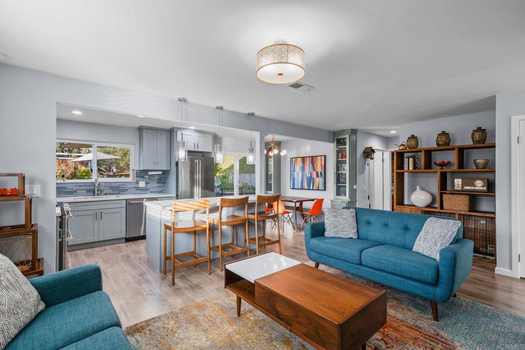 3264 CAMARILLO Avenue