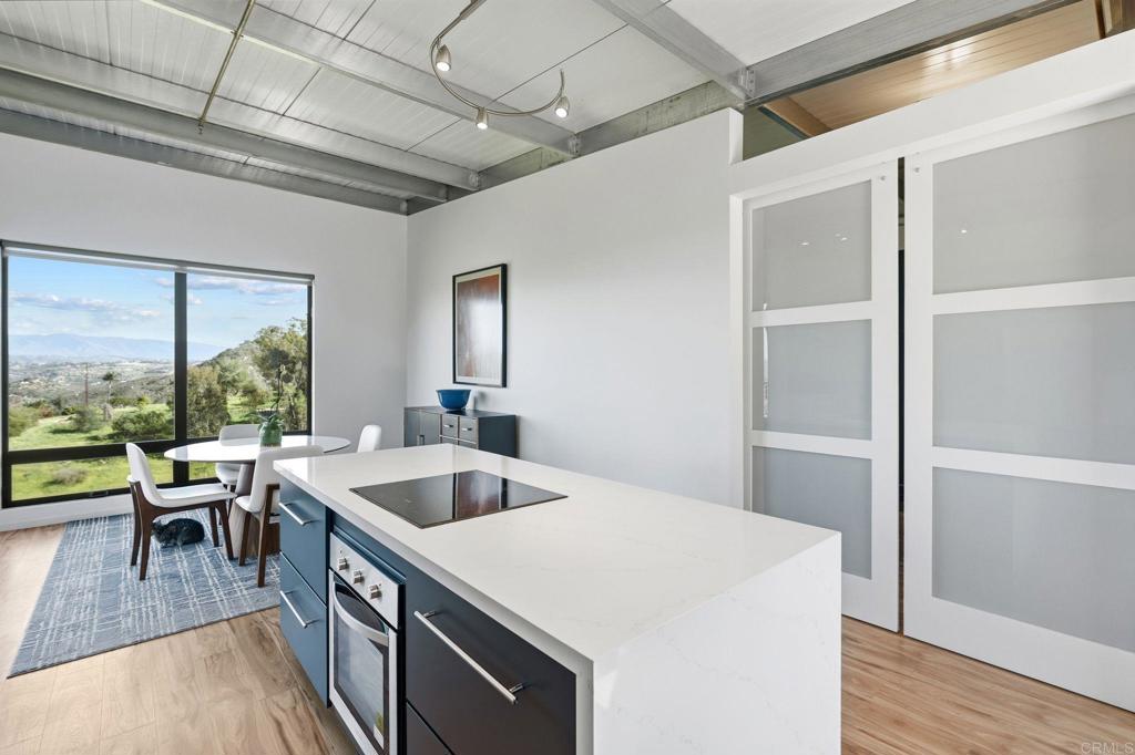 6937 KELLYN Lane