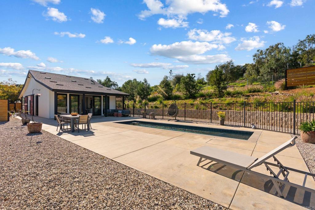 6937 KELLYN Lane