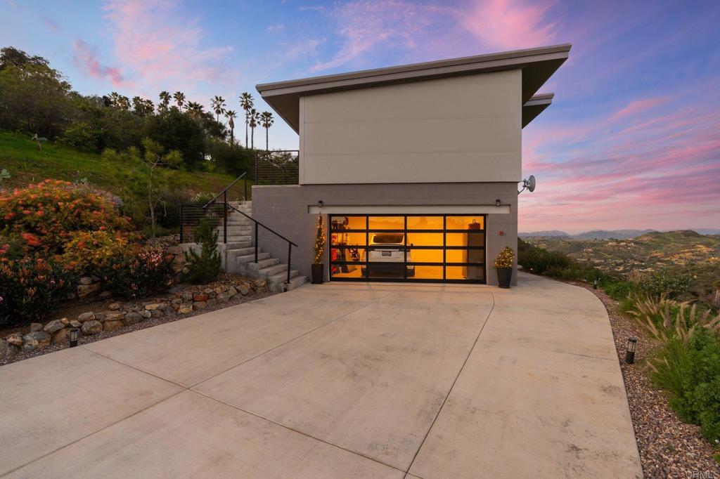 6937 KELLYN Lane