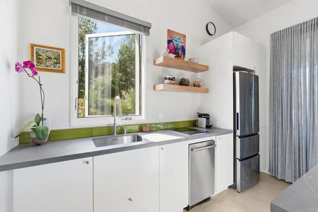 6937 KELLYN Lane