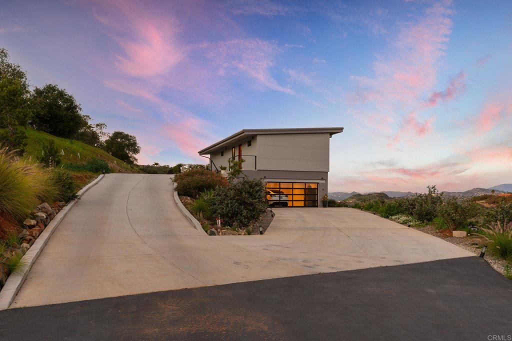 6937 KELLYN Lane