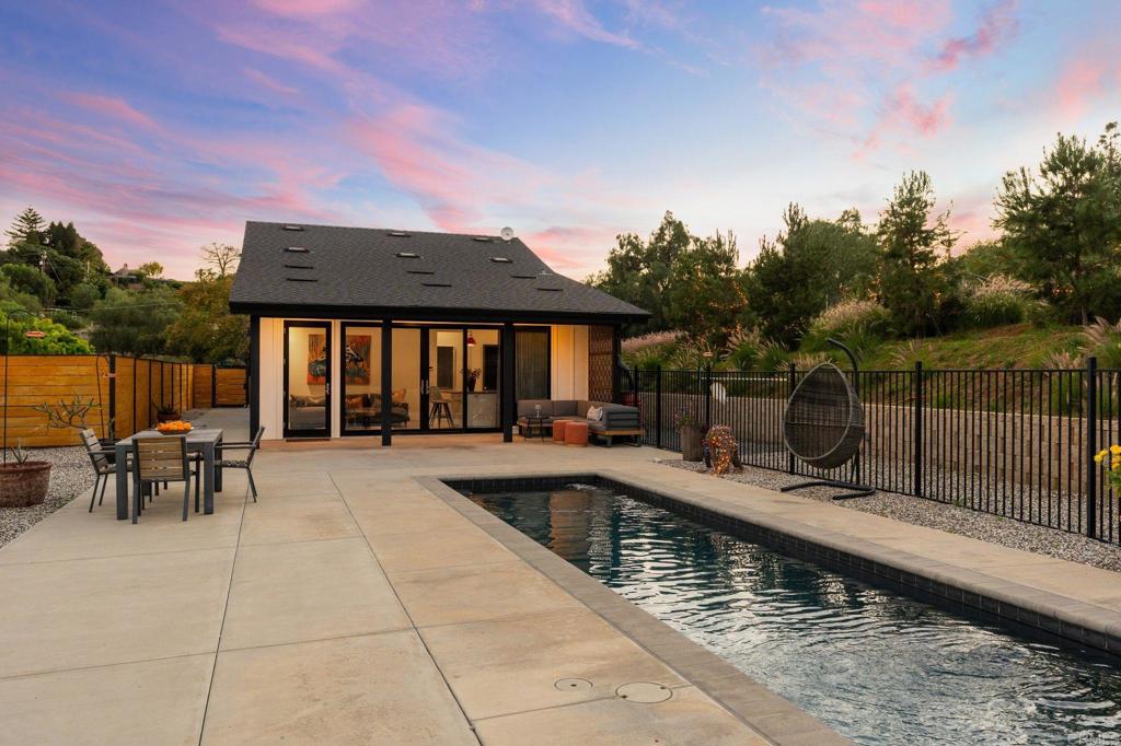 6937 KELLYN Lane