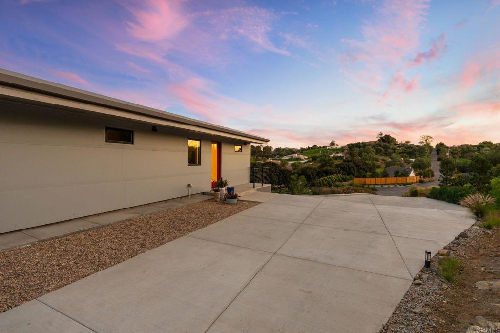 6937 KELLYN Lane