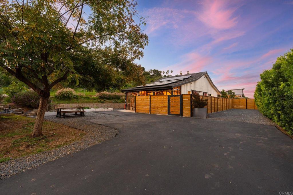 6937 KELLYN Lane
