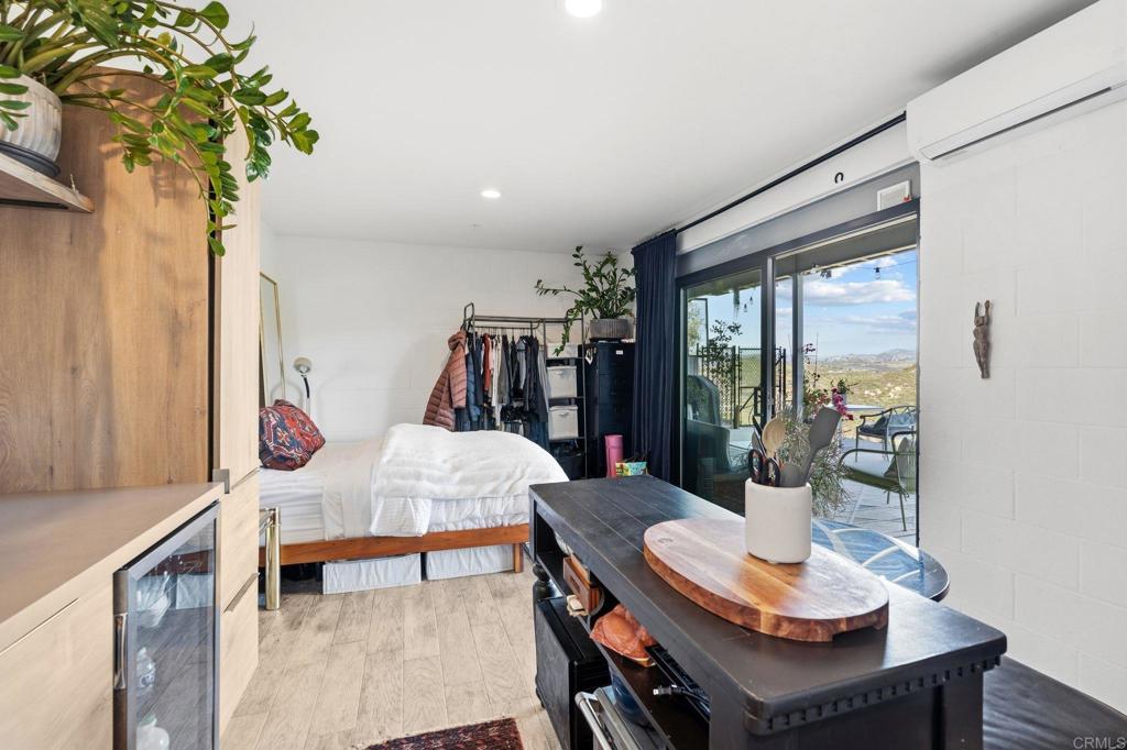 6937 KELLYN Lane
