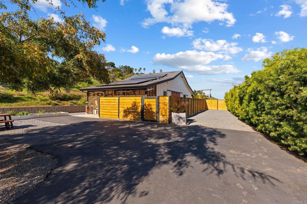 6937 KELLYN Lane