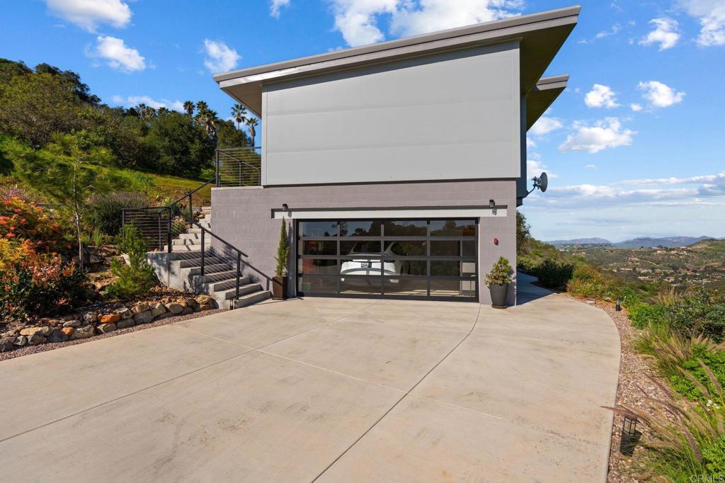 6937 KELLYN Lane