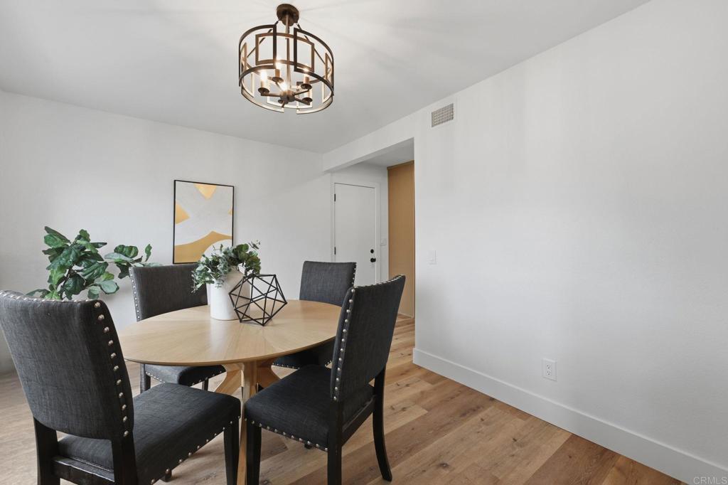 1416 EASTVIEW Court
