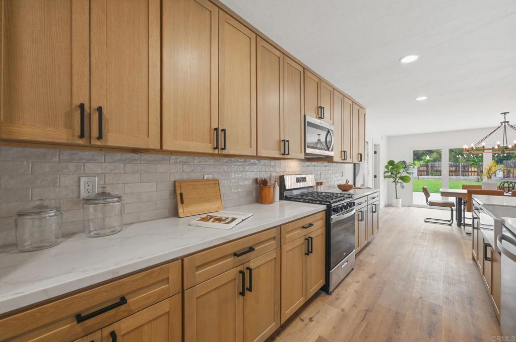 1416 EASTVIEW Court