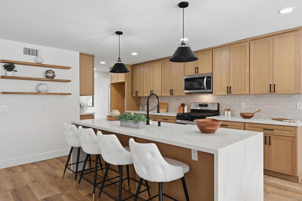 1416 EASTVIEW Court